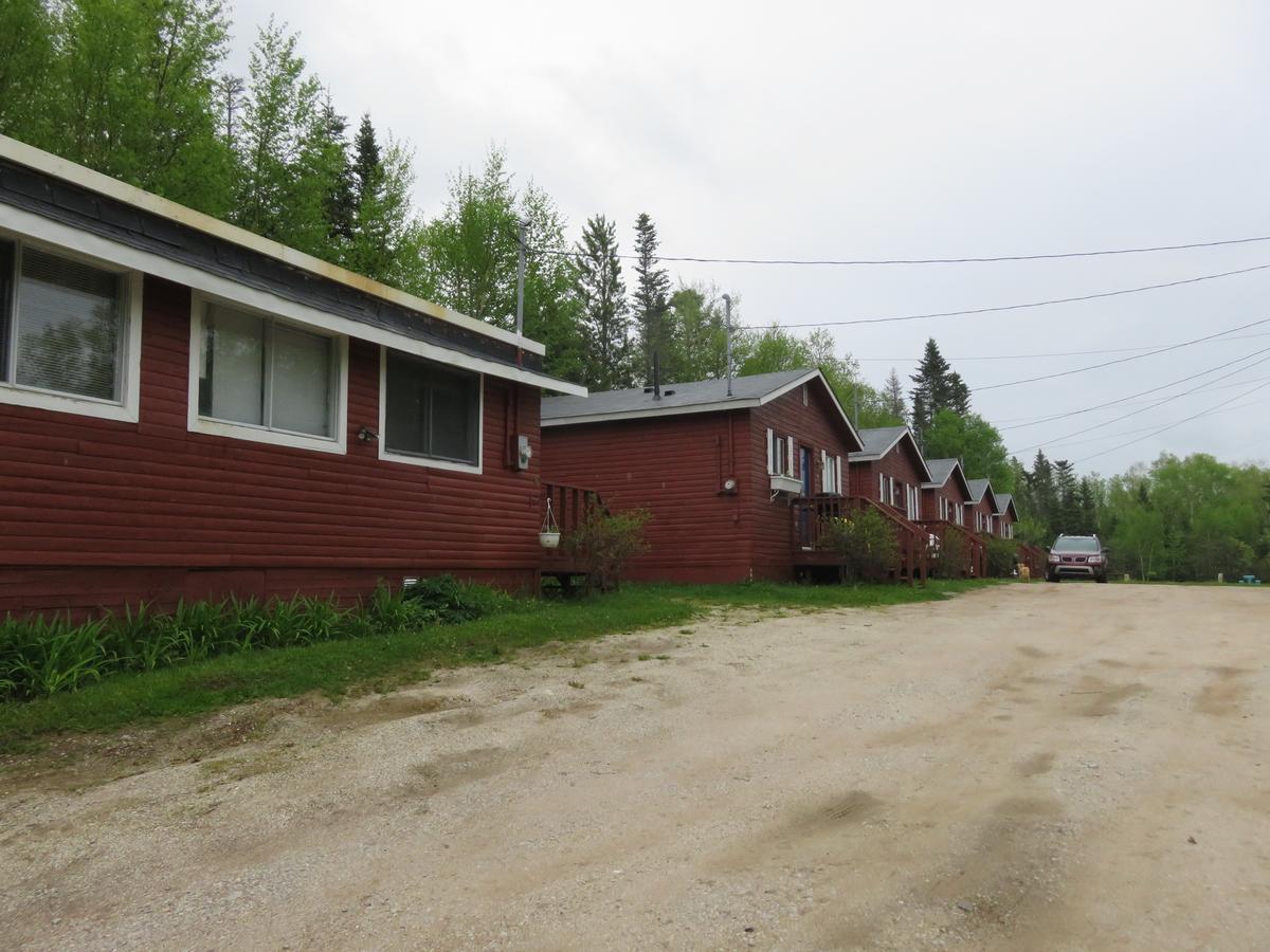 Lush'S Cottages Cormack Exterior photo